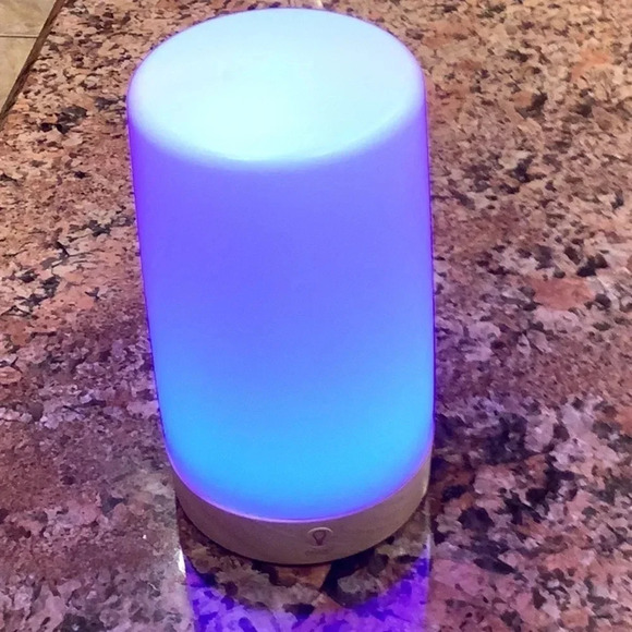 Lumin Smart Light Color Changing Battery Operated Preloved - Picture 3 of 3